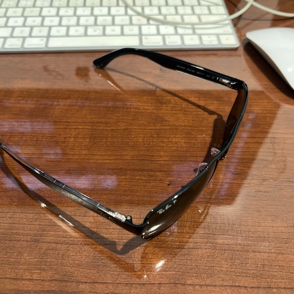 Ray-Ban RB350 Authentic Polarized Polished Black w/ Green Lenses - Picture 3 of 7